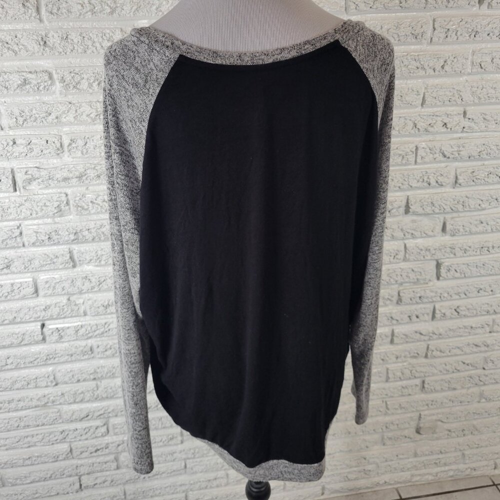 Kut from Kloth XXL Plus Top Knit Raglan Sleeve Black Gray Floral FLO61E - Picture 6 of 9